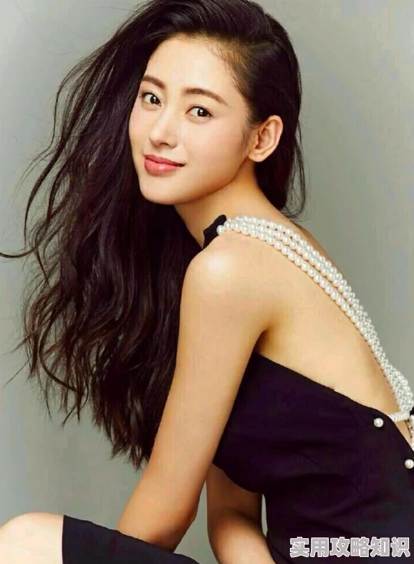探索操人的视频背后的故事：如何通过镜头捕捉人与人之间的微妙关系与情感交织