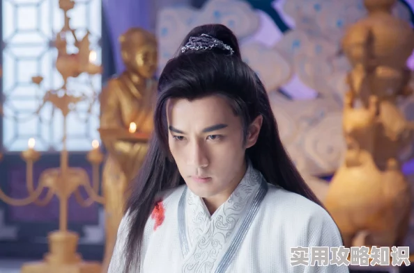 李坏穿越潇王世子身陷夺嫡漩涡武功尽失却得神秘传承