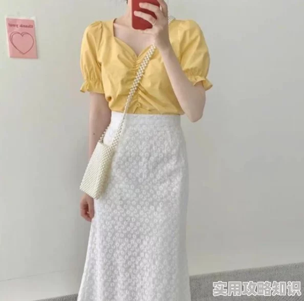 高清情侣国语自产拍在线48页网友爆料疑似某音网红小A和小B秘密约会拍摄流出