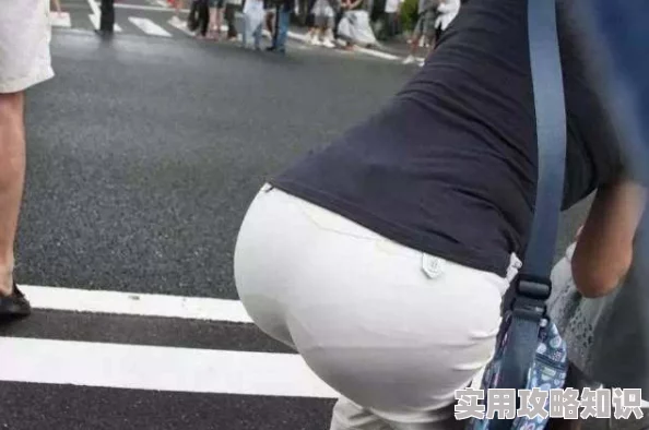 公交车拨开老师内裤为什么挑战轮理道德底线为何备受争议